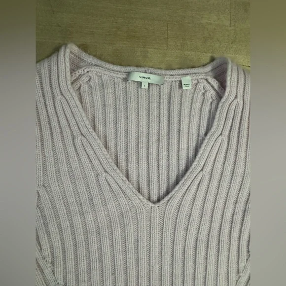 Vince cropped pink wool and cashmere V-Neck Sweater - Picture 7 of 11